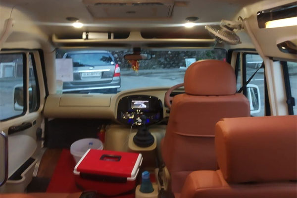 Hire 12 Seater Maharaja Sofa Seat Force Traveller Delhi & Gurugram - Car Rental Delhi