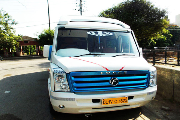 Luxury Tour Bus - Ultra Luxury Coach 1x1 11 Seater Hire - Car Rental Delhi