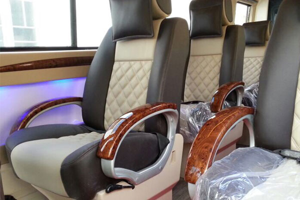 tempo traveller rental delhi, tempo traveller hire delhi, rent a tempo traveller delhi, book ac tempo traveller in delhi