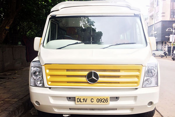 1x1 9 Seater Ultra Luxury Coach With Washroom - Car Rental Delhi