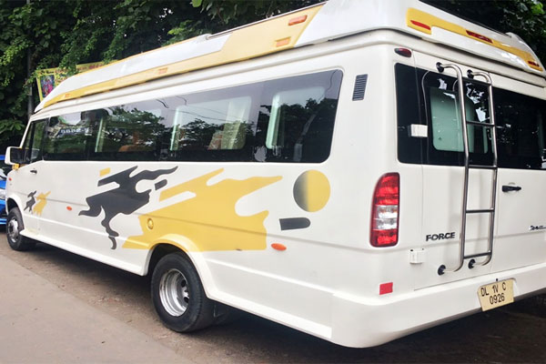 1x1 9 Seater Ultra Luxury Coach With Washroom - Car Rental Delhi