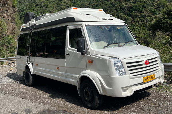 Caravan Rental Delhi - Vanity Van Hire Delhi - Camper Van On Rent in Delhi - Caravan Hire in Delhi - Vanity Van Rent Delh
