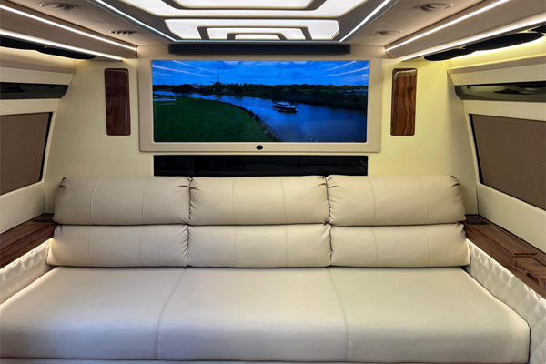 Caravan Rental Delhi - Vanity Van Hire Delhi - Camper Van On Rent in Delhi - Caravan Hire in Delhi - Vanity Van Rent Delh