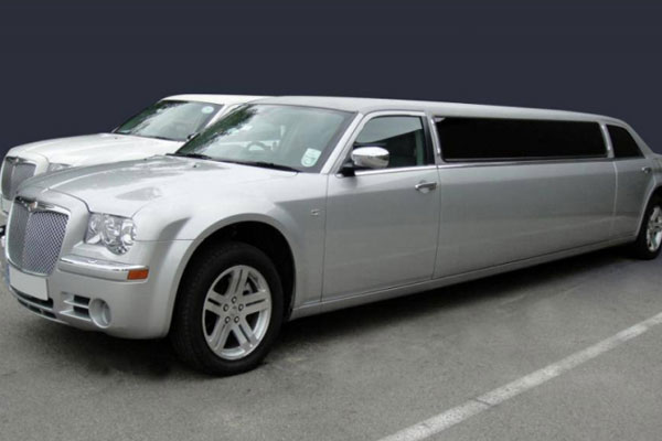 Chrysler Stretched Limousine - Luxury Taxi Company - Car Rental Delhi