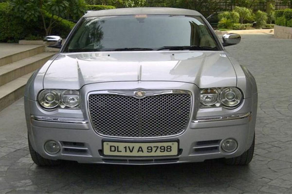 Chrysler Stretched Limousine - Luxury Taxi Company - Car Rental Delhi