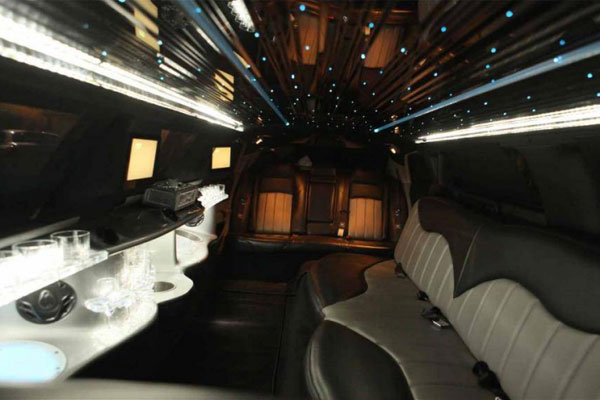Chrysler Stretched Limousine - Luxury Taxi Company - Car Rental Delhi