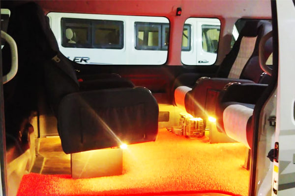 8 Seater Foton View Cs2 - VIP Luxury Minivan Hire Delhi & Gurgaon - Car Rental Delhi