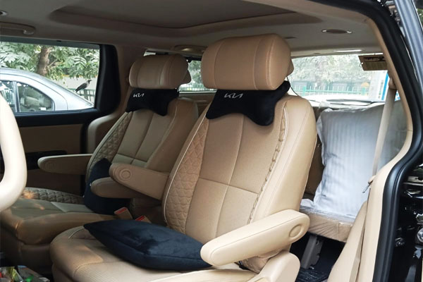 Kia Carnival Limousine Luxury Taxi Car Hire Services By - Luxury Car Rental Delhi