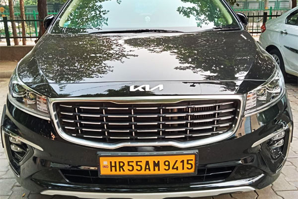 Kia Carnival Limousine Luxury Taxi Car Hire Services By - Luxury Car Rental Delhi