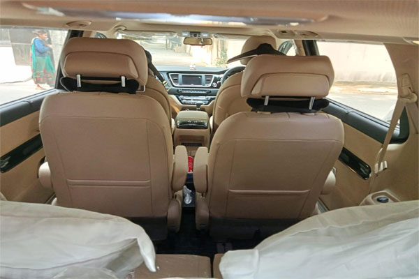 Kia Carnival Limousine Luxury Taxi Car Hire Services By - Luxury Car Rental Delhi