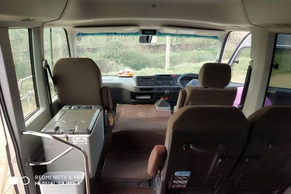 Toyota coaster mini bus hire delhi - toyota coaster bus on rent delhi