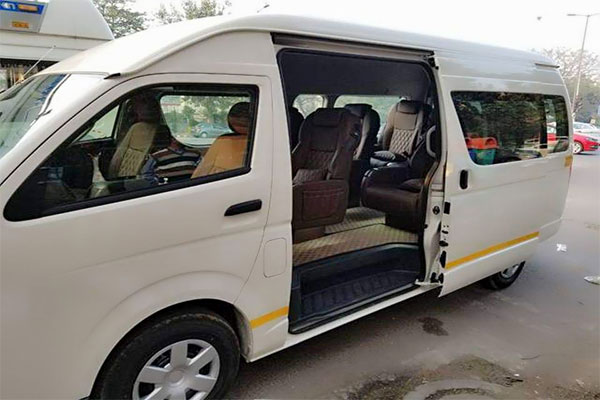 Toyota Commuter Grand Hiace - Luxury Imported Van Hire - Car Rental Delhi