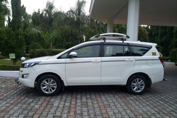 Toyota Innova Crysta - Taxi Hire Delhi - Taxi Rental Delhi