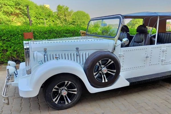 Vintage Car Hire Wedding Delhi, Old Classic Car On Rent Delhi, Vintage Car Rental Delhi